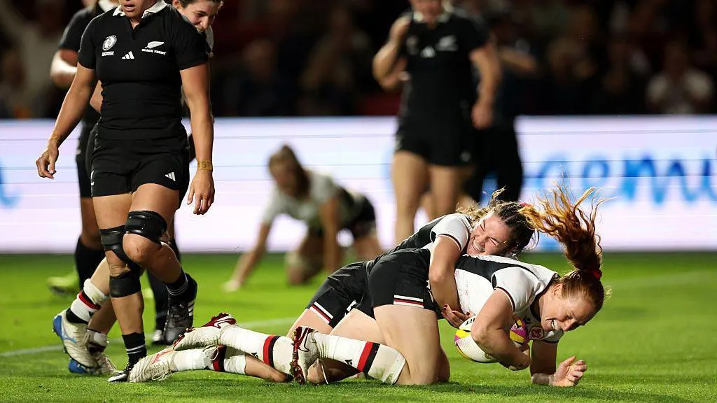 Stunning Canada stun defending champions to earn place in final